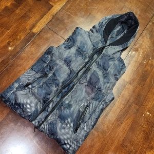 Lululemon hooded puffer vest SMALL